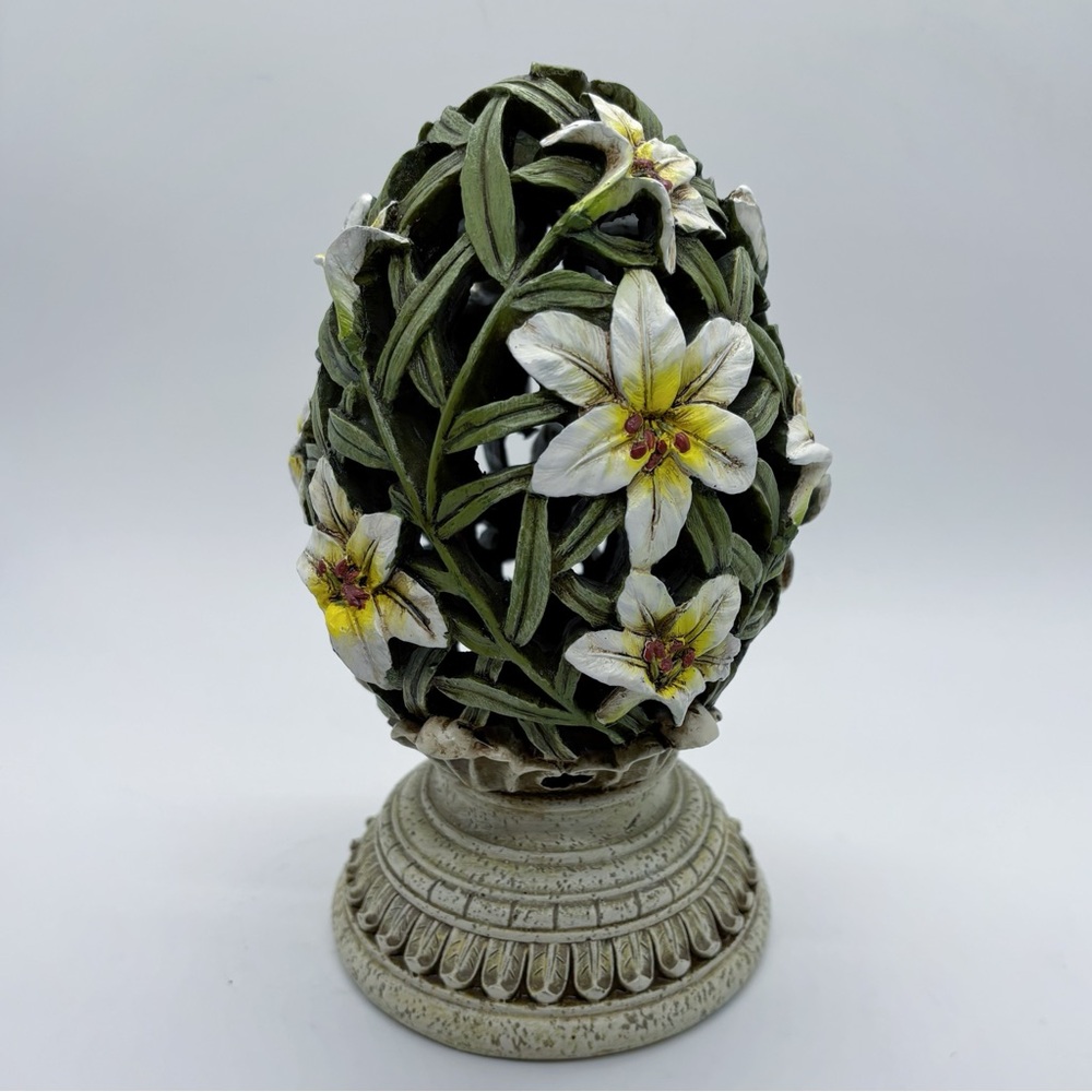 Easter Lily Egg Shaped Topiary Resin Sculpture Hobby Lobby 2008